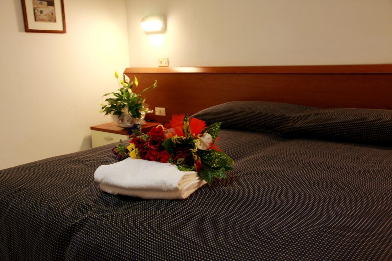 Hotel Excelsior Фано Экстерьер фото